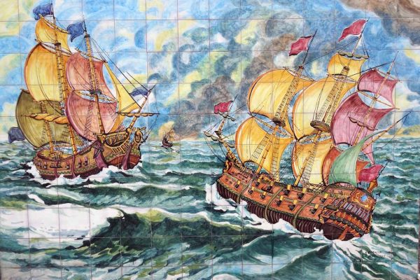 La Ceramica di Vietri sul Mare in Costa d'Amalfi. I velieri del negozio Avallone