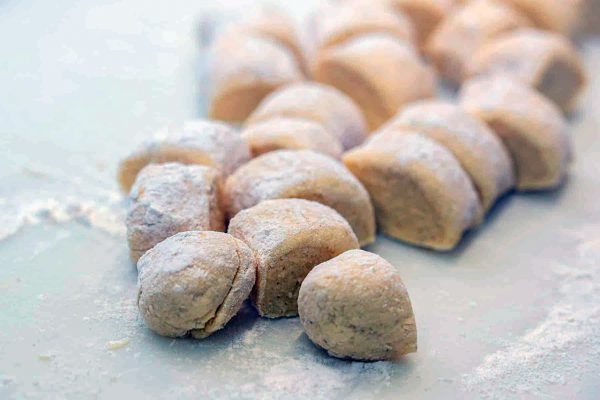 Gli 'ndunderi di Minori in Costiera Amalfitana. La preparazione